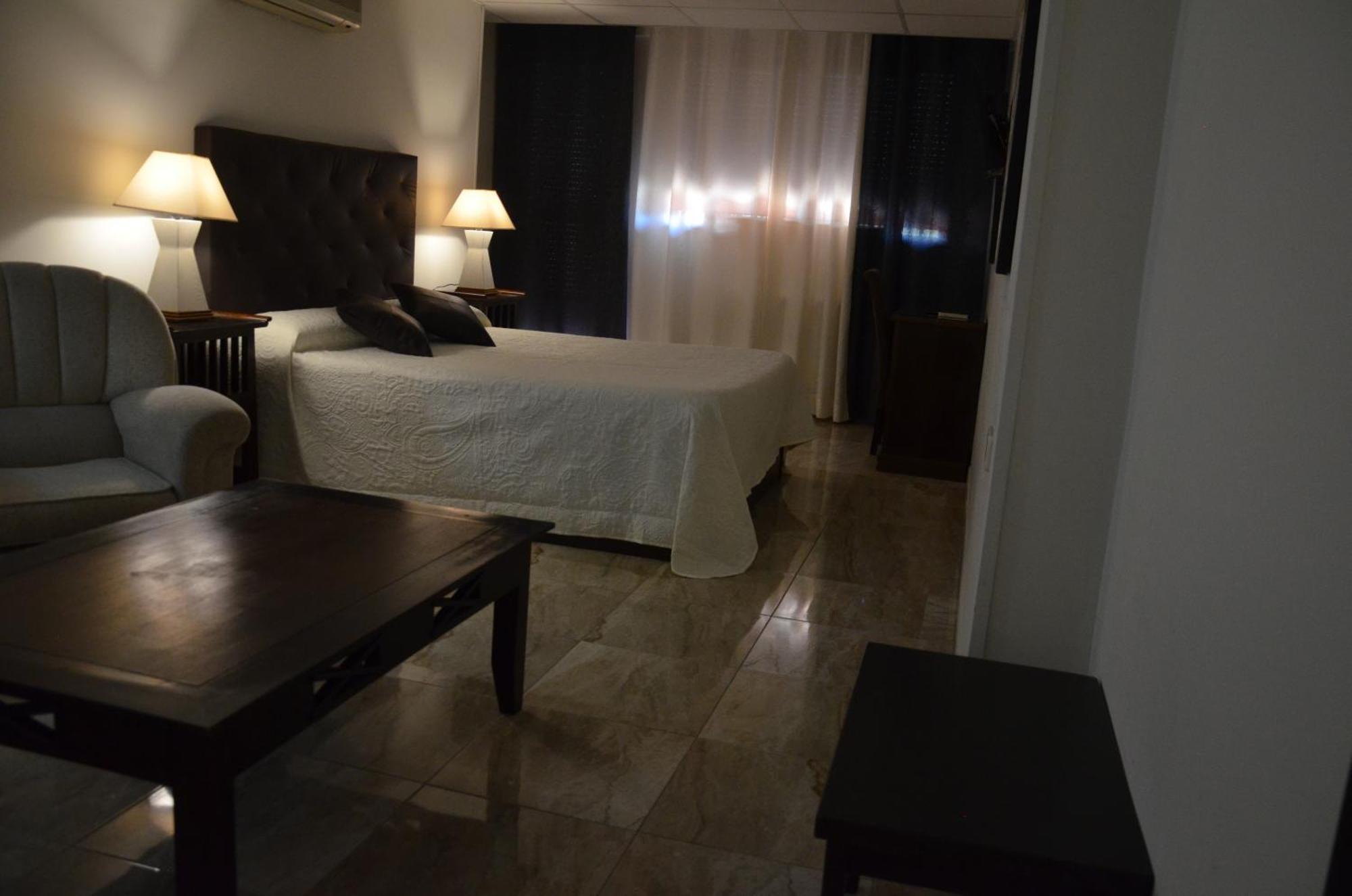 Hostal Mont Royal Αλικάντε Εξωτερικό φωτογραφία